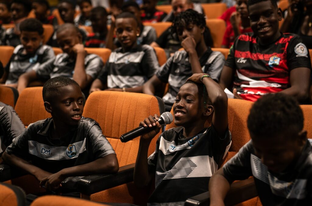 #UnGolContraLaGuerra