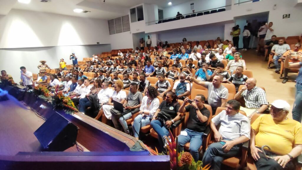 #UnGolContraLaGuerra